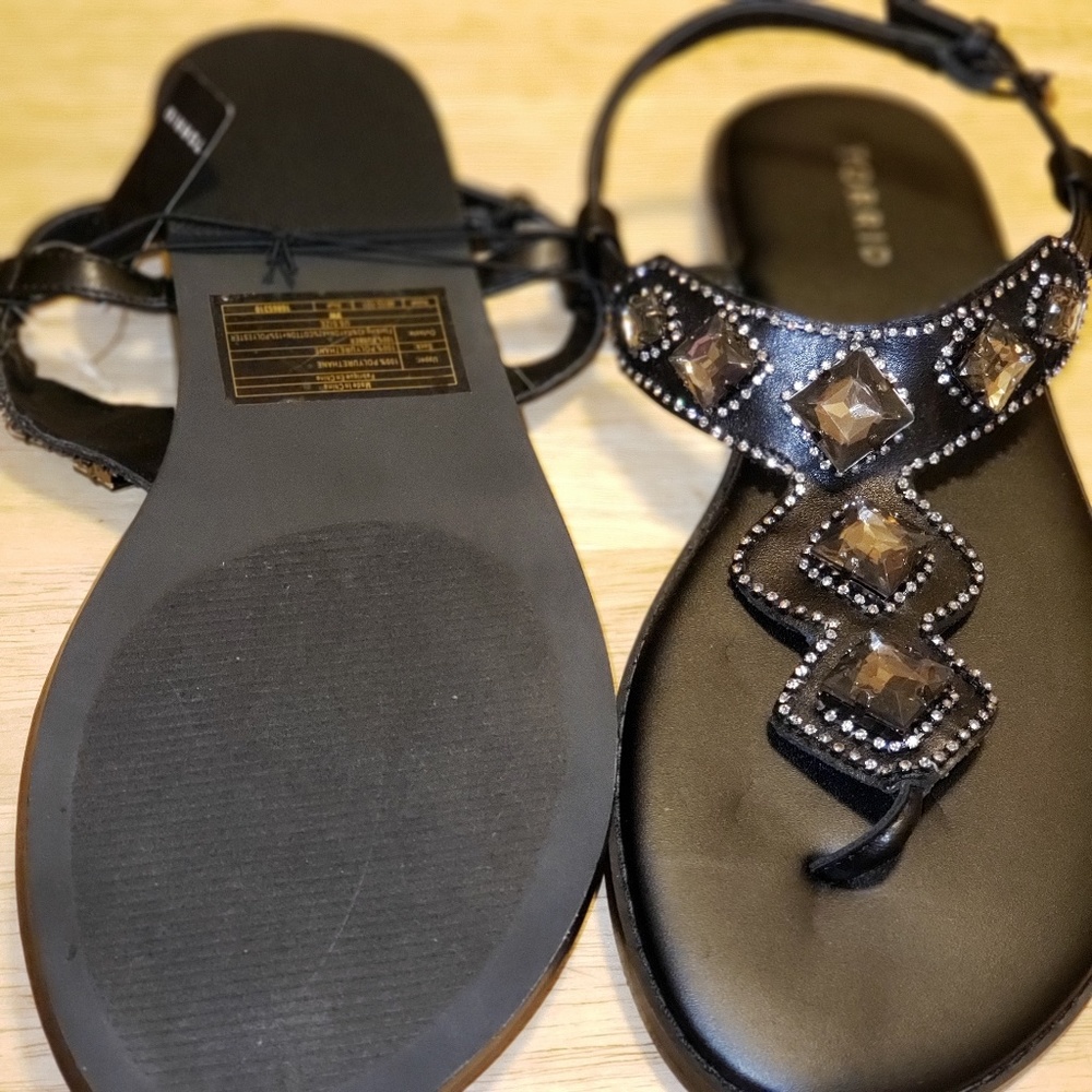 Sandals - Picture 3 of 4